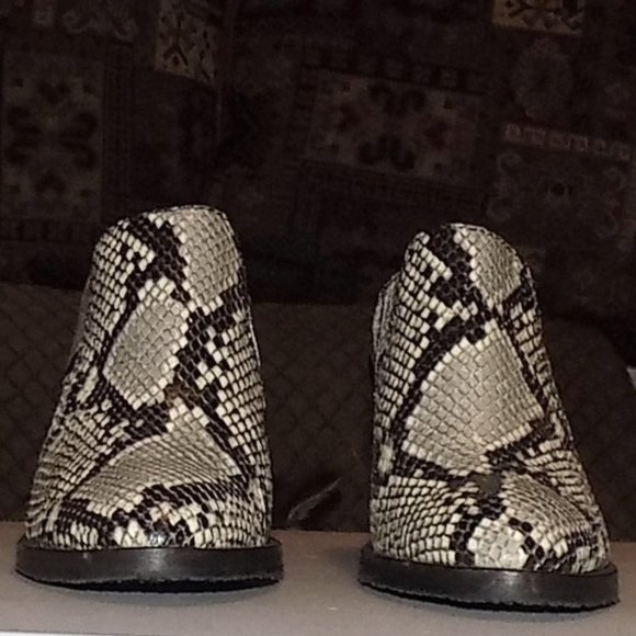 NEW Aquatalia Libby python snake embossed leather heeled mules US 6.5 Italy - Picture 6 of 9